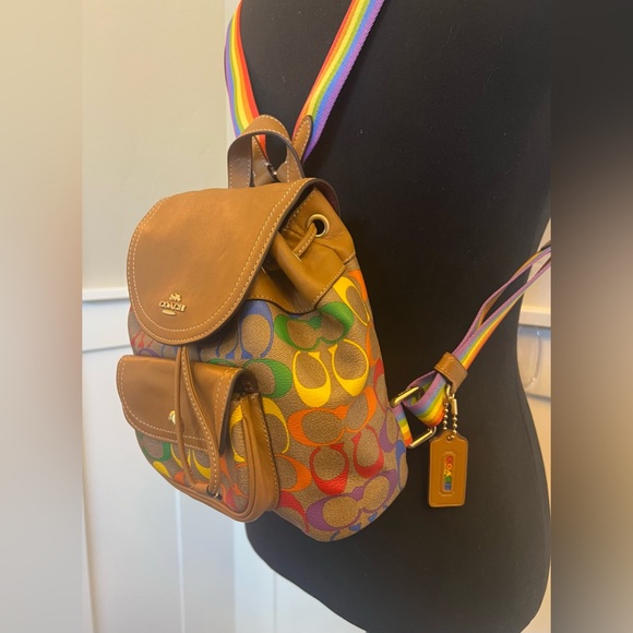 Coach Pennie Backpack 22 In Rainbow Signature Canvas - Picture 2 of 9